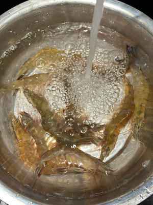 避风塘大虾🍤的做法 步骤1