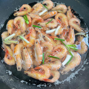 ㊙️原汁原味，盐水活皮虾的做法 步骤5
