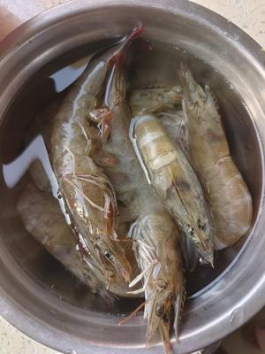 西蓝花虾仁（虾仁，大虾等）（快手菜/大人孩子都爱）的做法 步骤2