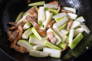 夏天瓠瓜这样烧！咸鲜回甘，好吃又下饭🍚的做法 步骤5