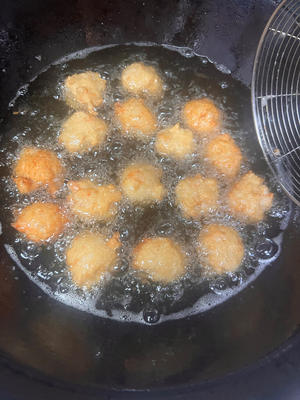 创意菜荷包元宝虾球的做法 步骤12