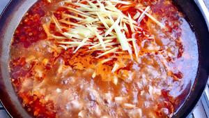 【创意小厨娘】家庭版鲜锅兔——兔肉嫩滑，麻辣爽口，这是一道下饭下酒的硬菜。的做法 步骤9