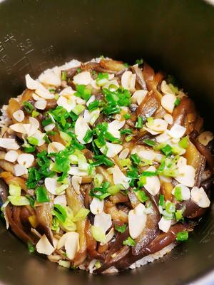 创意菜:茄子肉饼焖饭的做法 步骤9