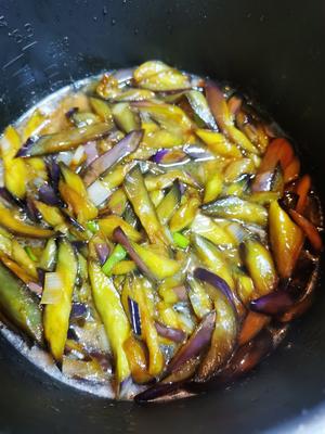 创意菜:茄子肉饼焖饭的做法 步骤7