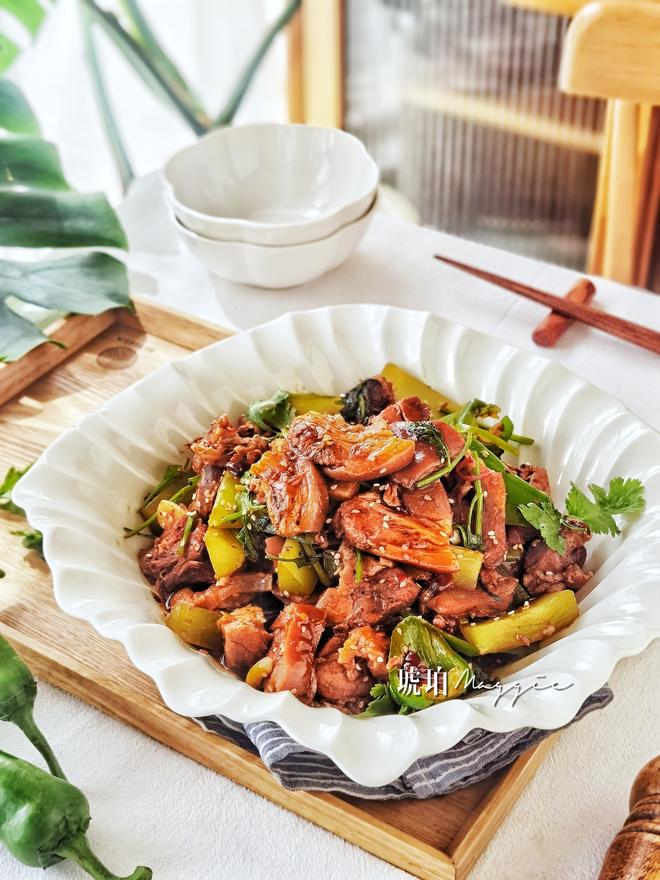 麻辣干锅肘子｜软糯干香麻辣过瘾