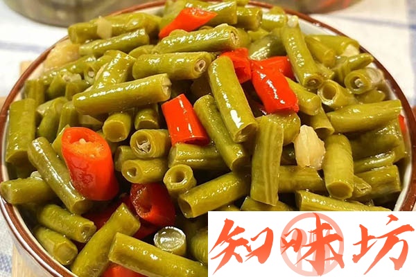 又长又有嚼劲的手擀面酸豆角、白玉菇卤制作视频教程