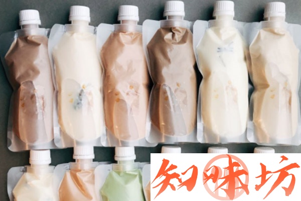 蹿红网络的超人气手摇奶茶 可快递随身包12种口味